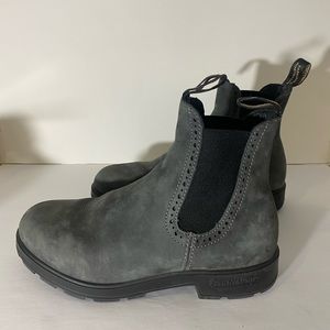 Blundstones